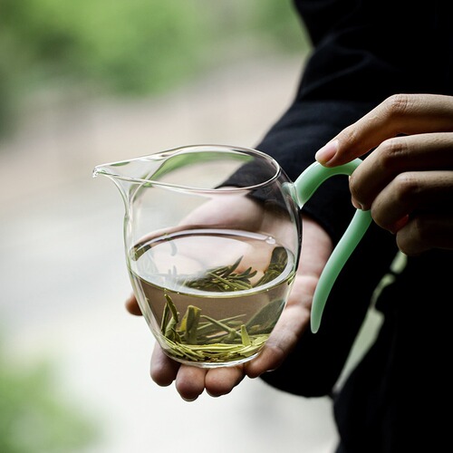 Azure jade glass fair cup heat-resistant transparent tea dispenser tea brewing cup high-end kung fu tea set tea sea
