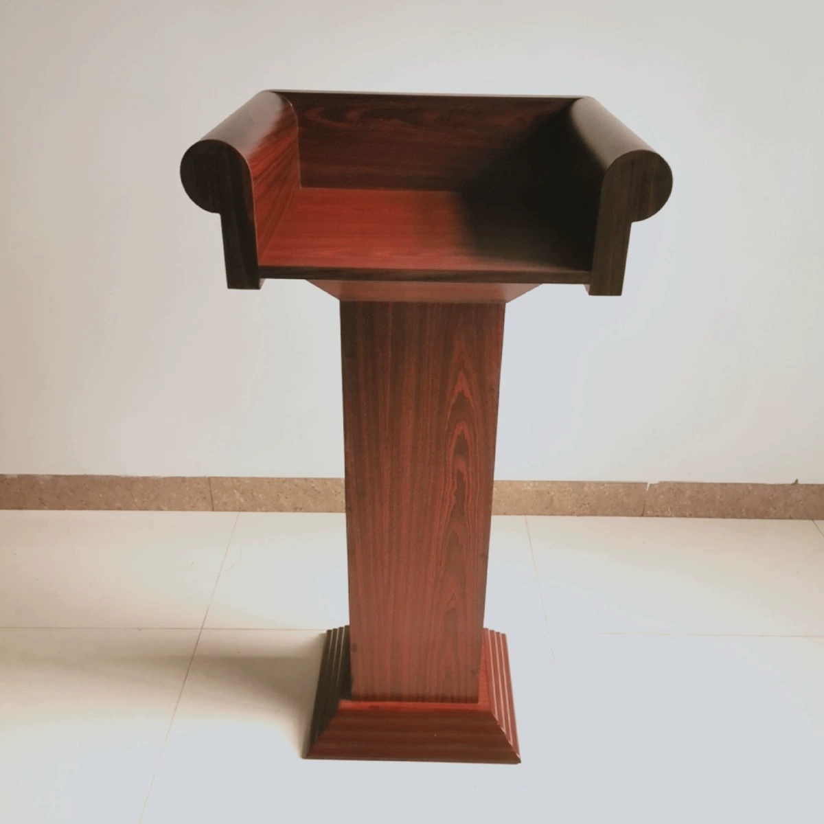 Твердая древесина с деревянным зерном Стол клиента Вестибюль гостиницы Добро пожаловать стол Классная комната Лекционная стойка регистрации