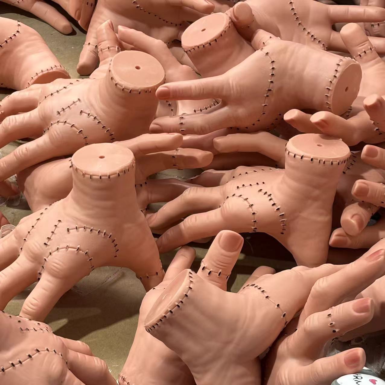 Halloween Ghost Hand Carnival Ghost Hand Palm Hand Vinilo Hand Broken Hand Accesorios de parodia Tricky Hand Adams Ghost Hand