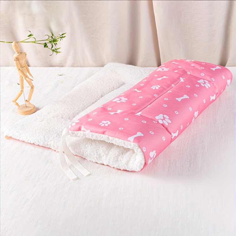 Dog mattress is available on both sides (cold and warm), machine washable waterproof and leak-proof dog box mat is available all year round, large and medium