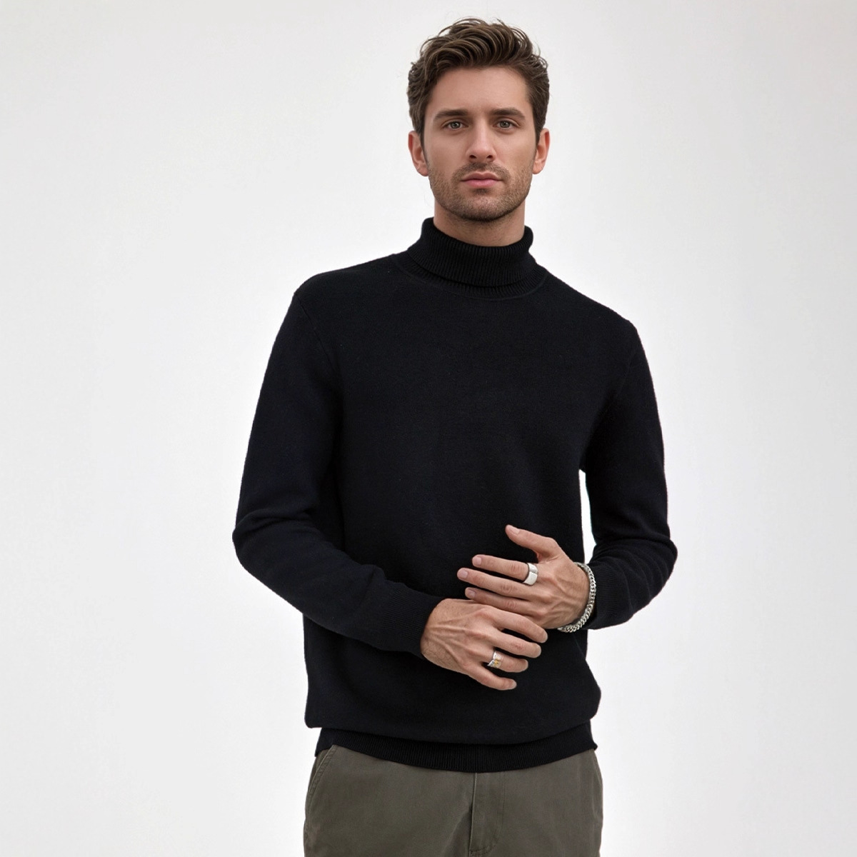 Suéter de hombre, camiseta de punto de color sólido, nuevo suéter de otoño y invierno con un cuello alto, camiseta de fondo, suéter de solapa
