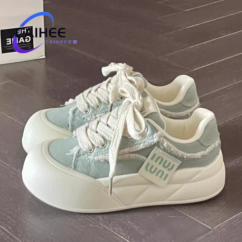 El nicho de alto valor original de suela gruesa zapatos blancos de mujer 2024 nuevos zapatos transpirables de mujer zapatos casuales de dopamina