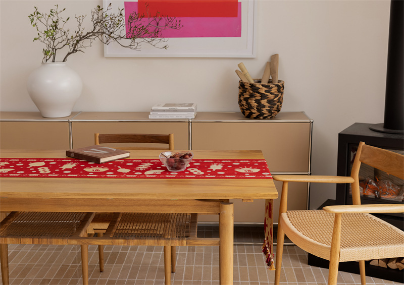 Decorative Festive Red Chinese Style Jacquard Table Runner Cover_voghion.com