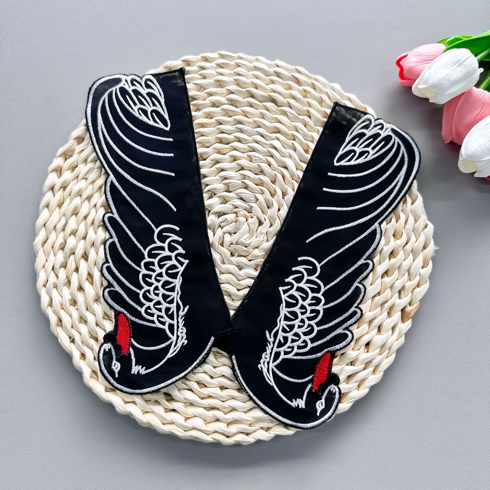 Exquisito cuello falso bordado de cisne negro moda versátil decoración suéter falda cuello pequeño bonito cuello falso