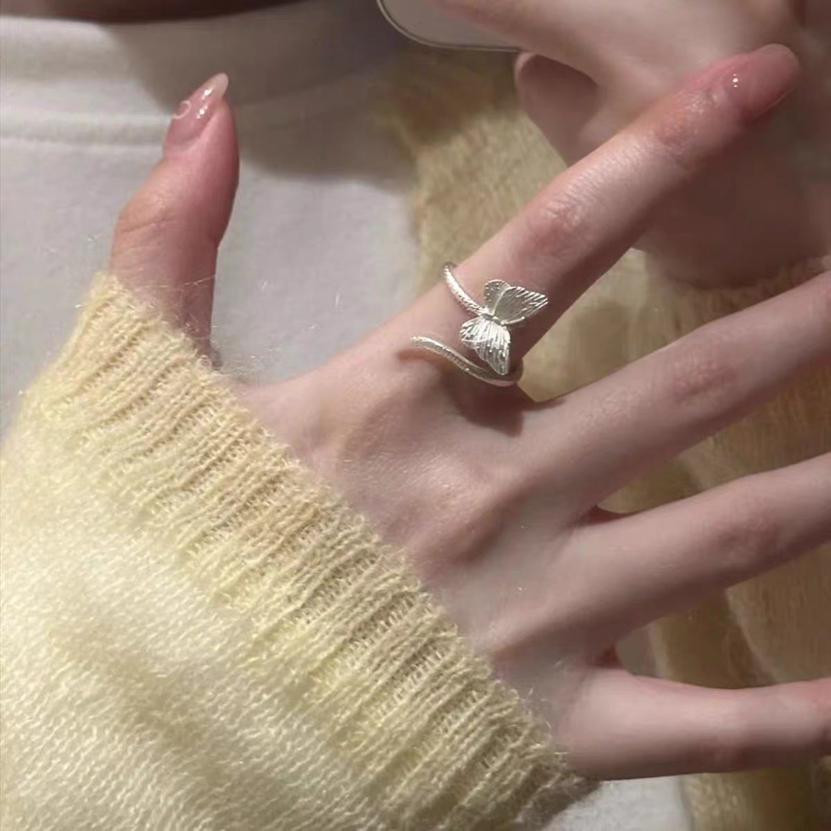 韓国版の不規則な925スターリングシルバーの女性用多用途リング、ニッチなインスタイルのデザイン、色あせしない組み合わせリング