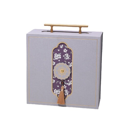 New Chinese style tassel brocade box Valentine's Day portable gift box Wedding gift packaging box Customized souvenir box
