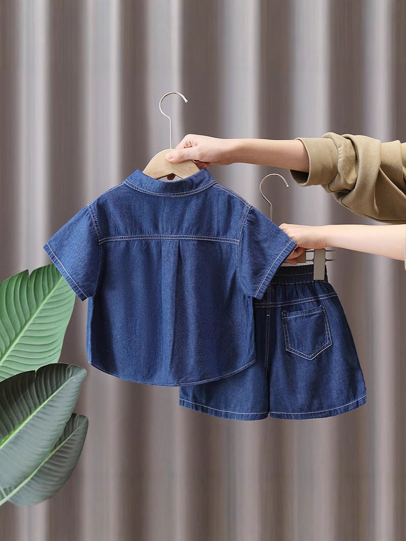 Conjunto de Dos Piezas para Niños, Estilo Verano, Camisa de Manga Corta y Pantalones de Mezclilla, Modelo 7216, Ropa Infantil Moderna, Estilo Coreano, Colección Verano 2026