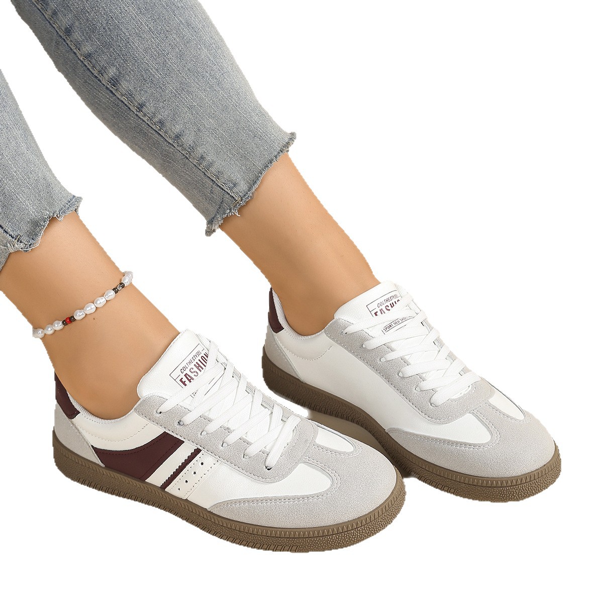 Zapatos de entrenamiento de base plana para mujeres 2026 nuevos zapatos de skate de primavera y verano retro de comercio exterior transfronterizo zapatos casuales grandes zapatos blancos para mujeres