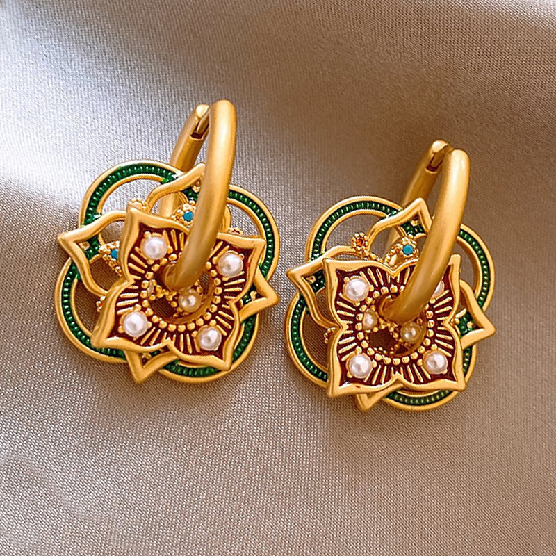 G79 earrings