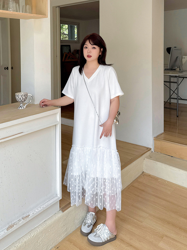 二日間の25年夏の新型の大きいサイズの女装の太った妹のファッションの百合はレースのワンピースの8918をつなぎ合わせます。|undefined