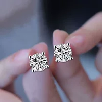 Серебряные серьги-гвоздики S925 с минималистичными сверкающими цирконами и четырьмя зубцами для женщин, универсальные серьги с легкой роскошью и высококачественным ощущением.