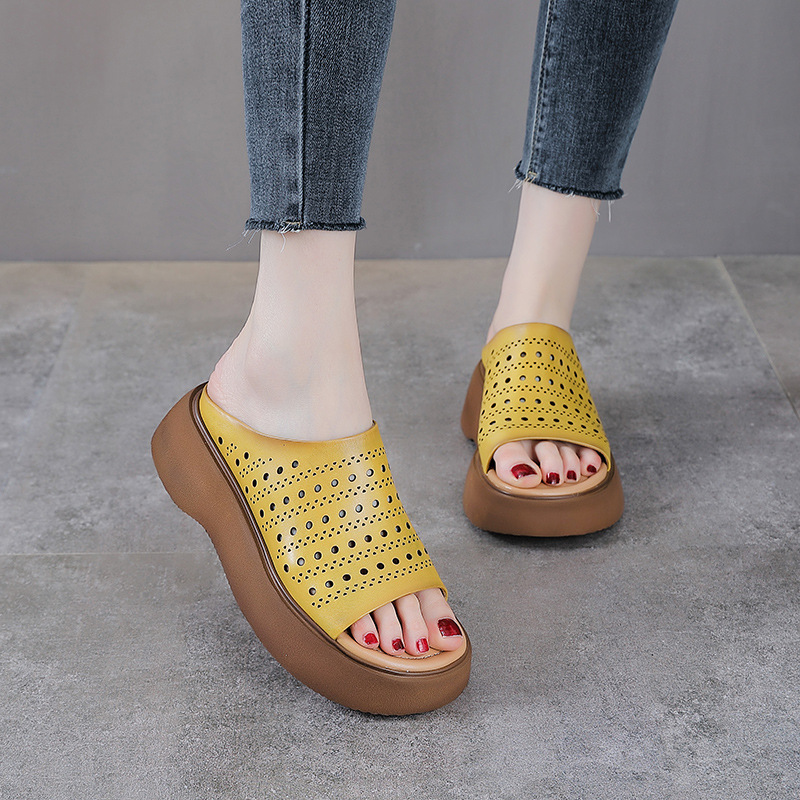 Dép sandal nữ xỏ ngón đế bệt da bò thật mềm — màu xanh lá cây