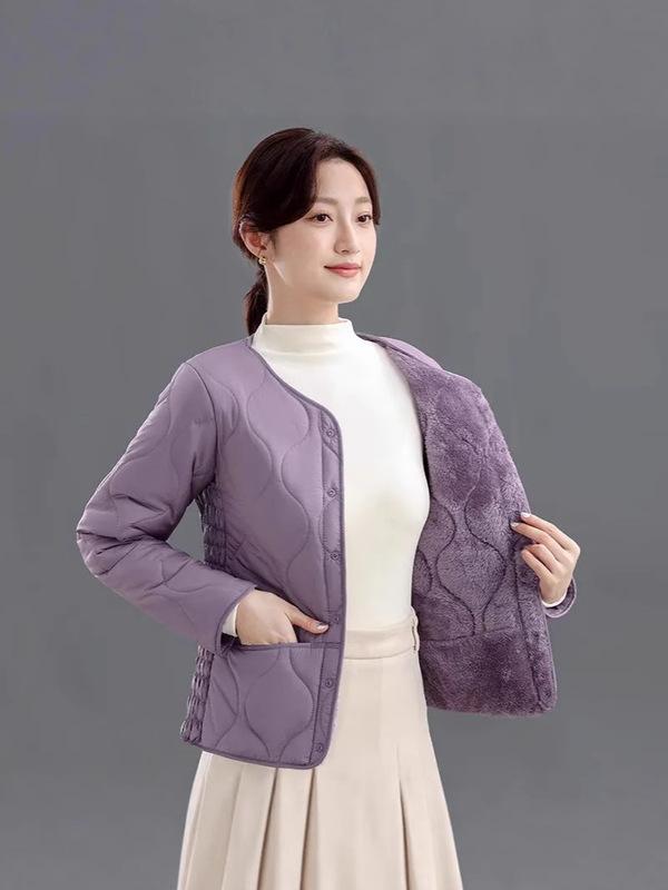 工場卸売 2025 女性のベルベット肥厚綿ライナースリムフィット防寒暖かい中高年ジャケット|undefined