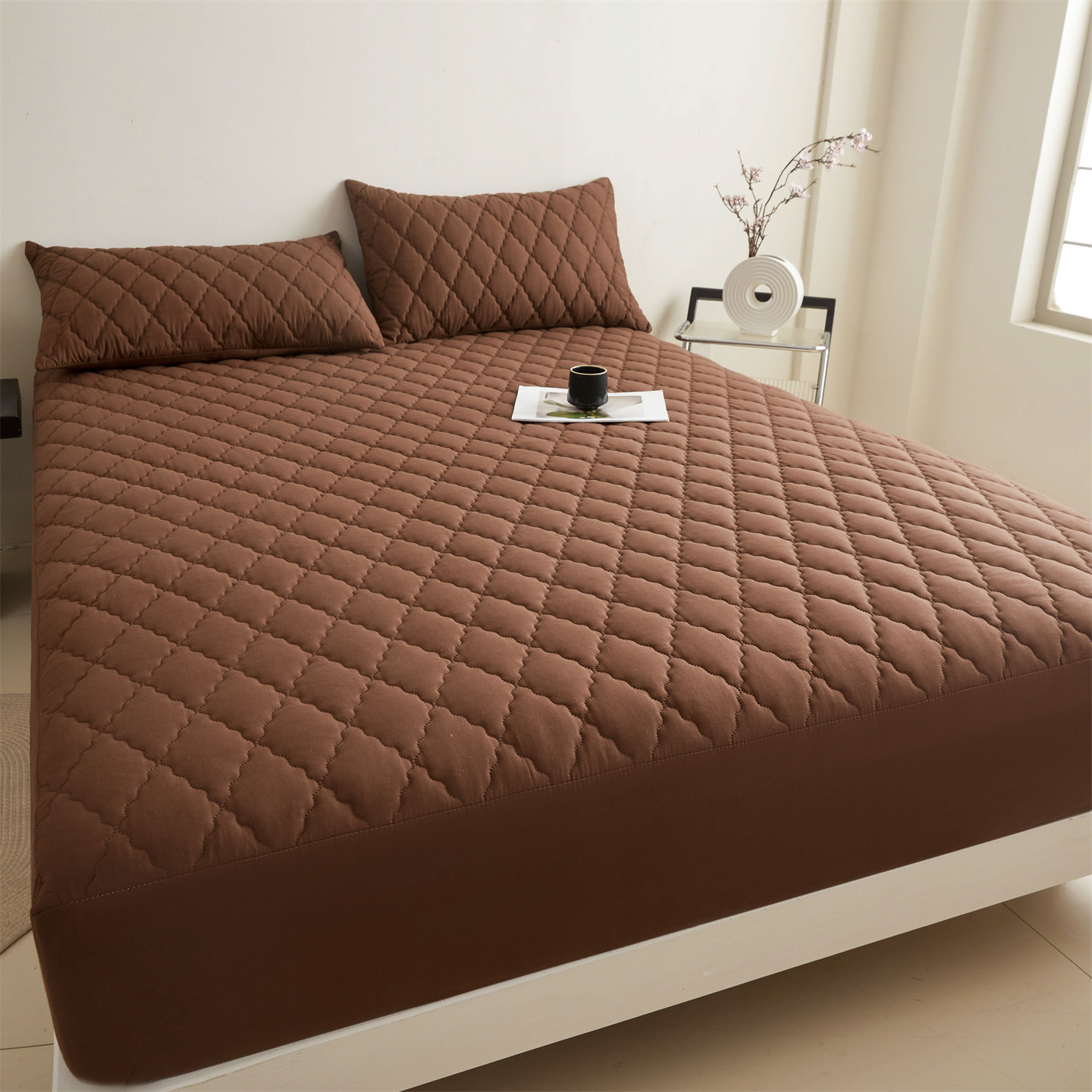 Protector de colchón impermeable con relleno de algodón, de una sola pieza gruesa, cubrecama con barrera contra orina, protector de colchón para Amazon, disponible con envío directo.