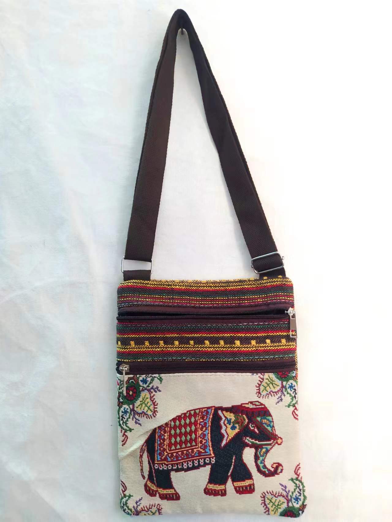 Estilo étnico bordado elefante dibujos animados bolsa de mensajero Dai bolsa de hombro de viaje de las mujeres teléfono móvil bolsa de hombro lateral