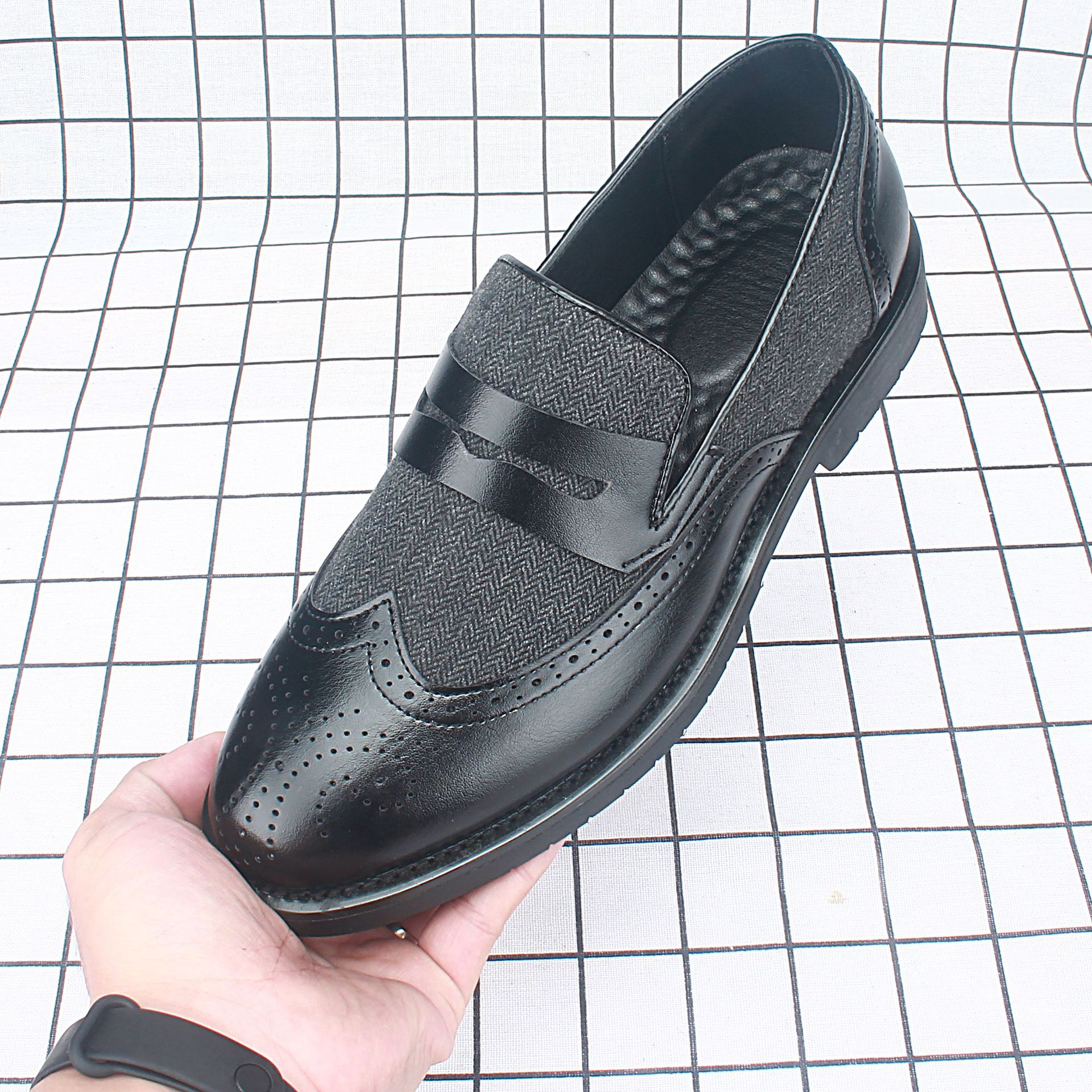 ��Ь2023���¿����Ь�˶����аٴ�ͷ��ʿƤЬ��Ь563