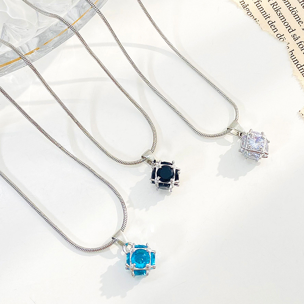 Fashion Geometric Copper Inlaid Zircon Pendant Necklace