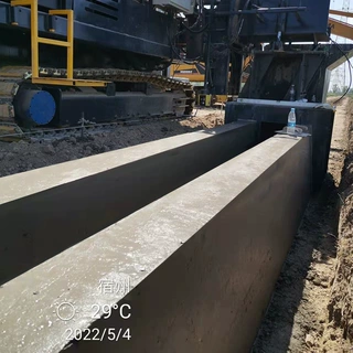 RW30KW隧道电缆沟滑模成型机施工 水沟水渠防撞墙滑膜机现场视频