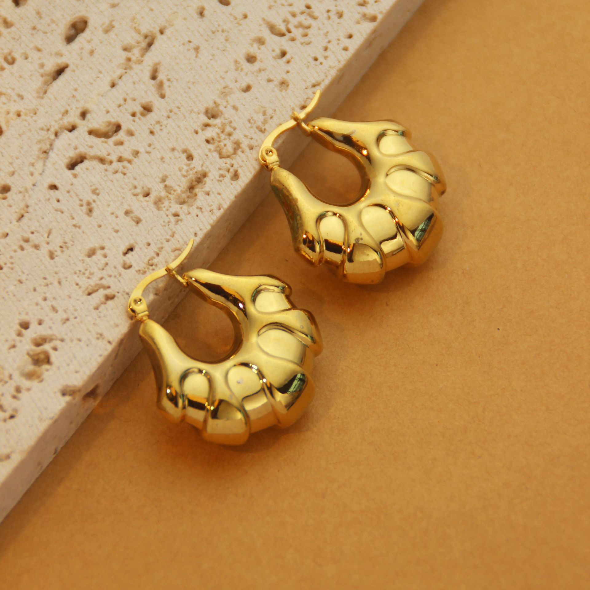 Plating Design 1 Pair Retro Simple Style C Shape U Shape Solid Color Plating Titanium Steel 18k Gold Plated Earrings