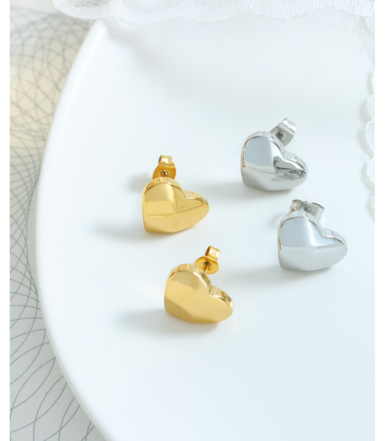 Fashion Heart Shape Titanium Steel Plating Ear Studs 1 Pair display picture 4