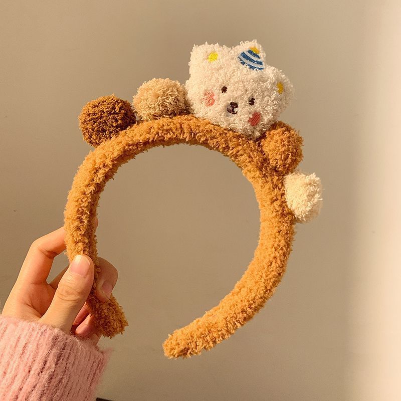 かわいい漫画の熊のカチューシャの秋冬のぬいぐるみのヘアピンの超萌えカラーの頭飾りの少女の百合毛玉のクリップのカード|undefined