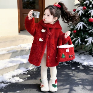 Куртка для девочек с капюшоном и овечьим мехом зимняя