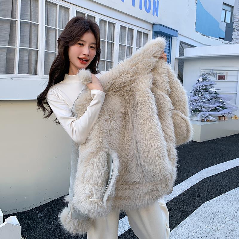 Fleece-Lined Thickened Short Suede Biker Jacket for Women, 2025 Winter New Short Fur Integrated Lamb Wool Coat