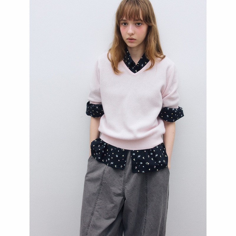 [Da He] Autumn New Casual All-Wool V-Neck Simple Pure Color Short-Sleeved Knitted Pullover for Women H9697