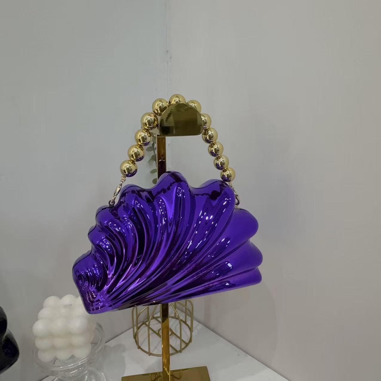 Bolsa de cena de lujo ligera transfronteriza estilo de conchas personales bolsas acrílicas perlas portátiles brillante cara de moda damas bolsas de noche