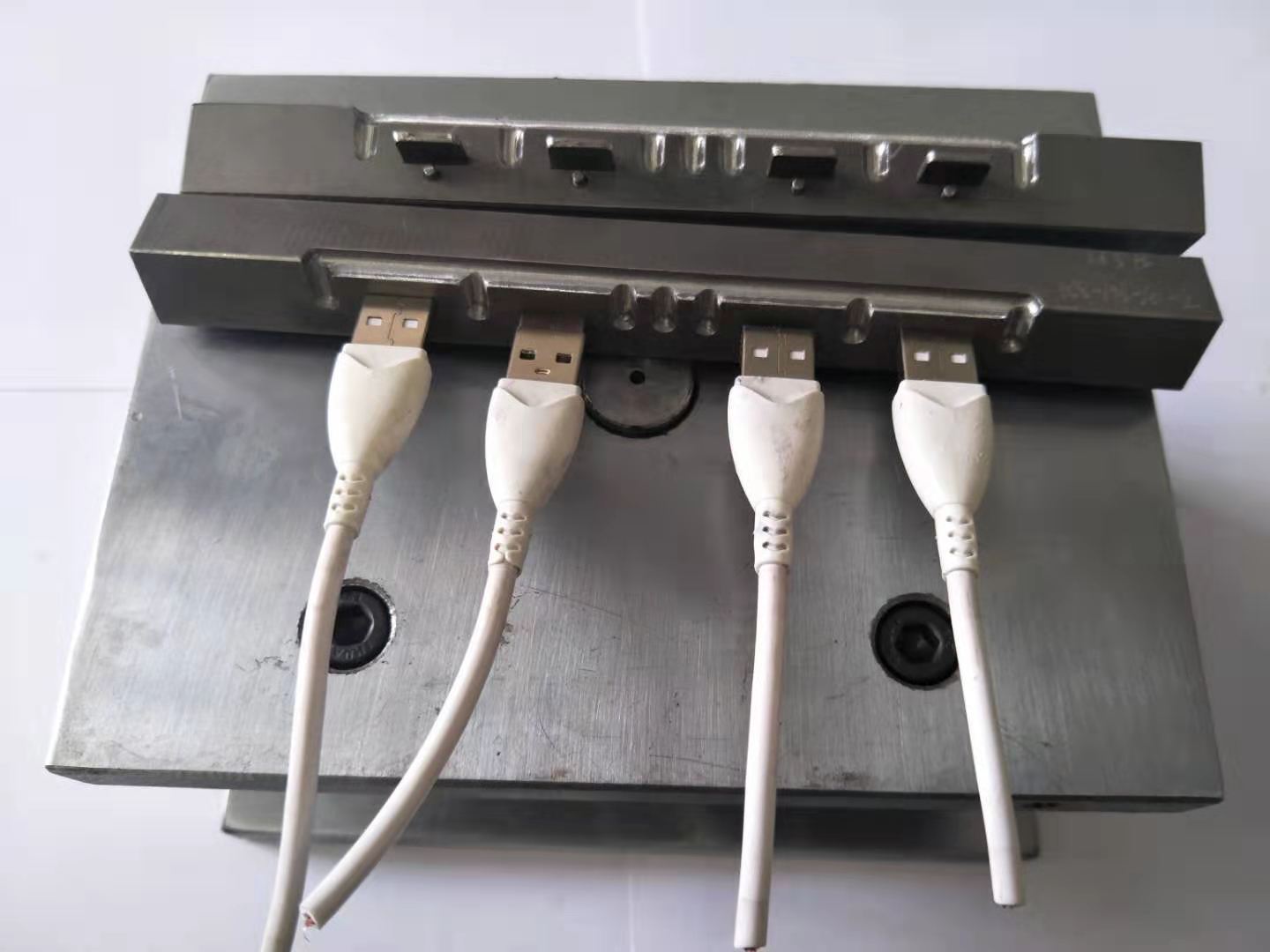 东莞精密模具医疗器材模具注塑数据线USB外模abs塑胶外壳快速模具