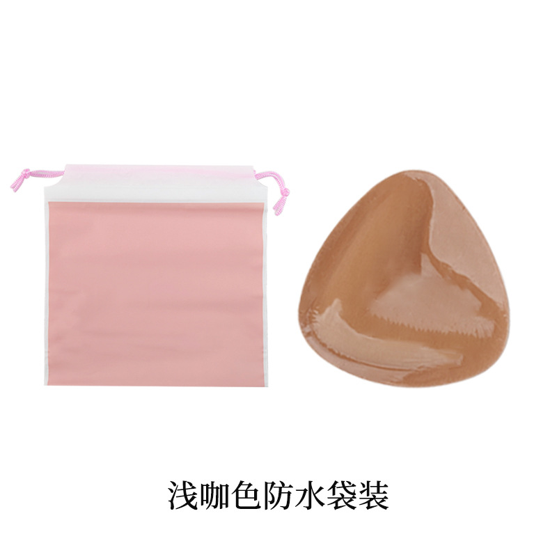 연한 갈색 방수 가방