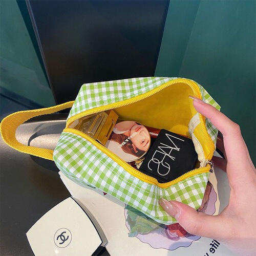 Canvas pen bag small and fresh green grid heart cute makeup bag large capacity portable storage bag wholesale one piece