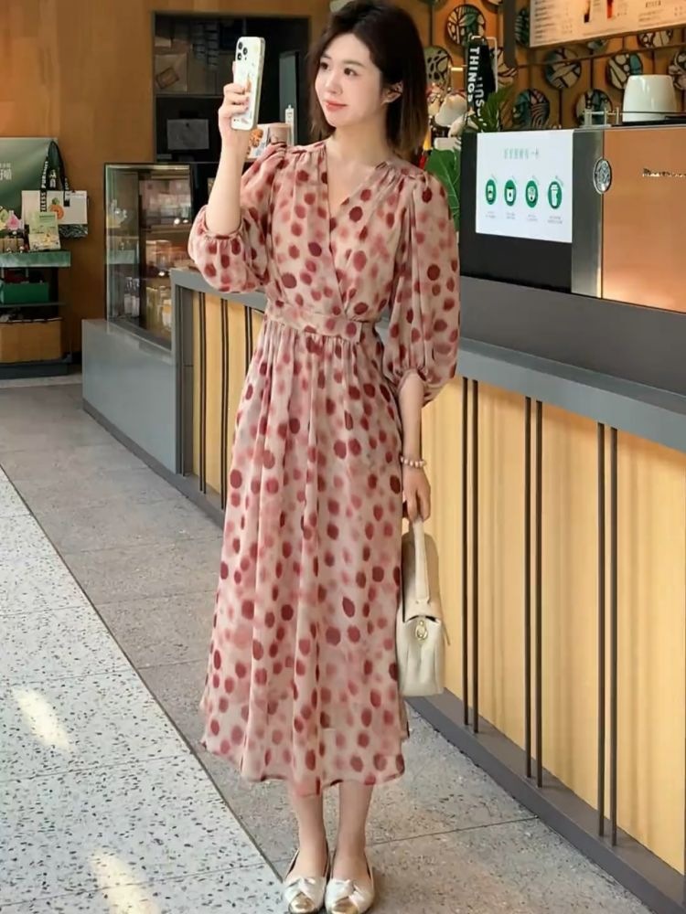 Đầm maxi nữ V cổ thắt eo chấm bi phong cách dịu dàng mùa hè 2026 — Đầm Red Wave Dot chi tiết 6
