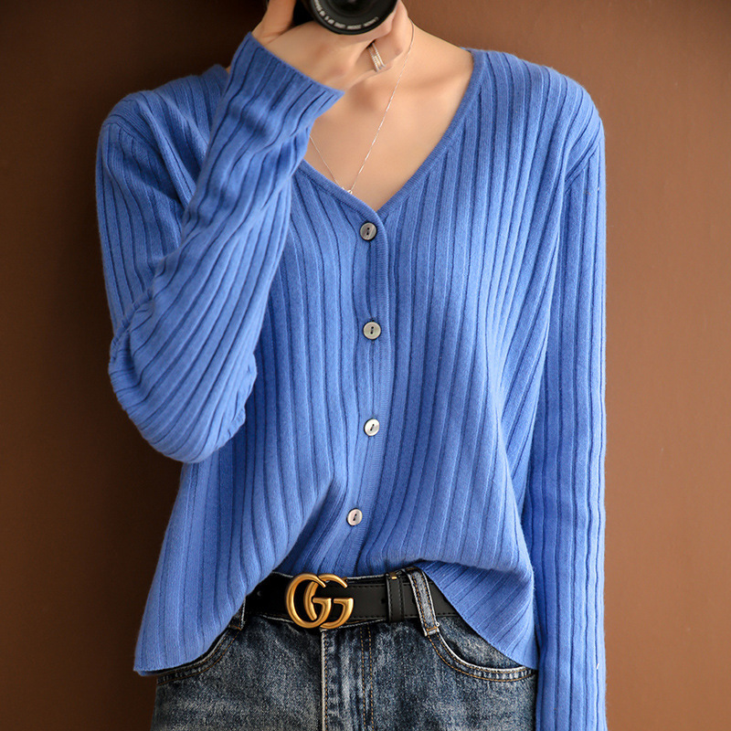 Early Autumn New V-neck cashmere cardigan women's Korean-style loose short sweater coat knitted bottoming sweater outer wear