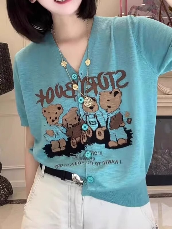 Gejiaショッピングモールの同スタイルレディース2025夏クマプリントVネック半袖Tシャツゆったりカバー肉シャツ西洋風女性|undefined