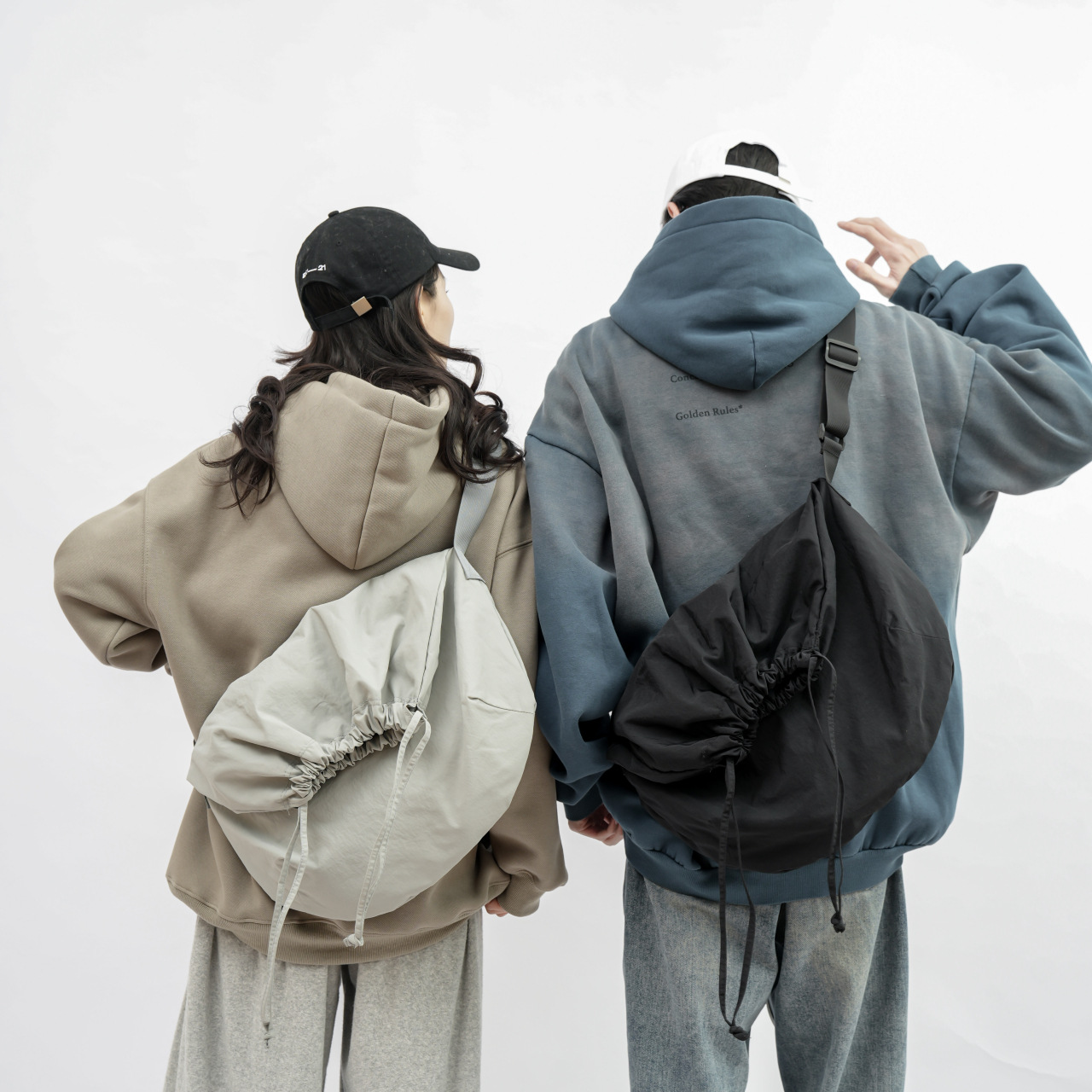 Bolso de cuerda simple nuevo bolso de hombro de color sólido para mujeres versión coreana de bolso retro tote para estudiantes universitarios con bolsos correccionales para hombres de moda