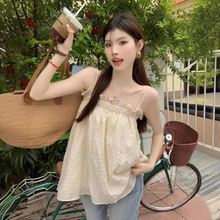 �����ɐ۵���С�����ļ��¿�һ�ּ�ľ��߅�����@�ݟo������Ů�⴩