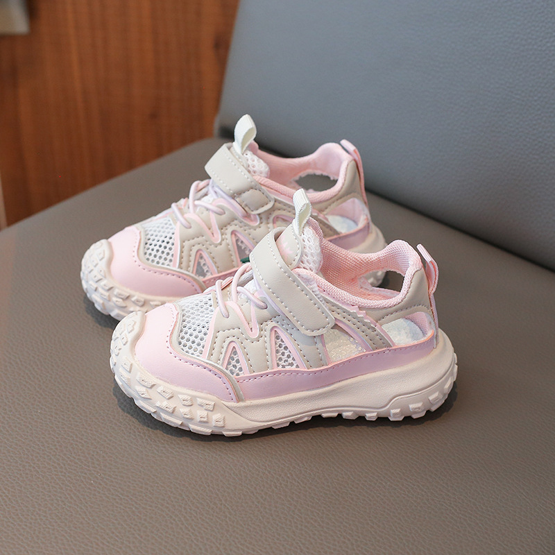 Sandalias deportivas transpirables de malla hueca con punta cerrada y antipatadas para niños y niñas, estilo papá, verano 2025