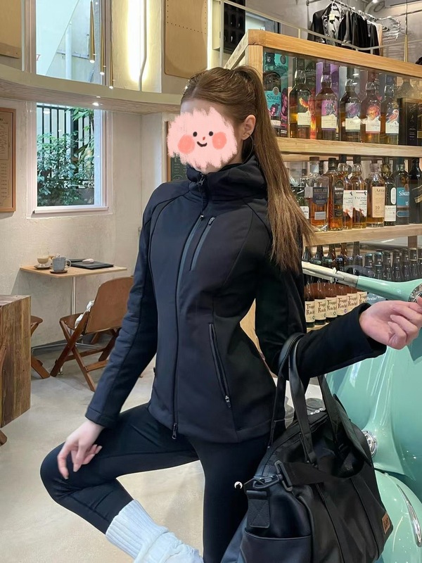 黑色修身冲锋衣外套女款秋季2025新款户外运动软壳连帽夹克登山服|undefined