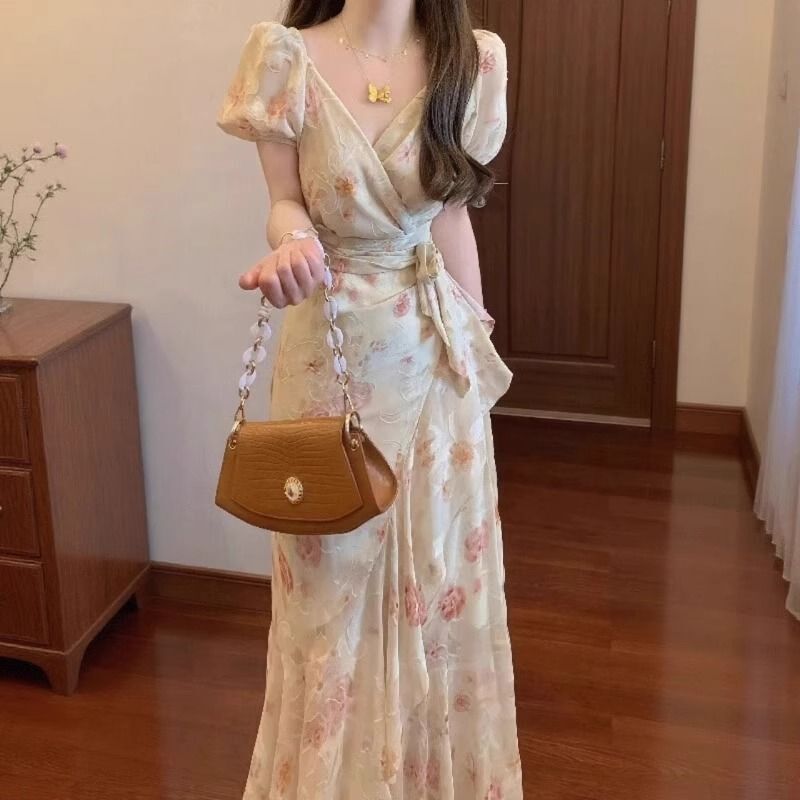 法式茶歇一片式绑带领碎花连衣裙子女夏季独特漂亮绝美收腰长裙|undefined