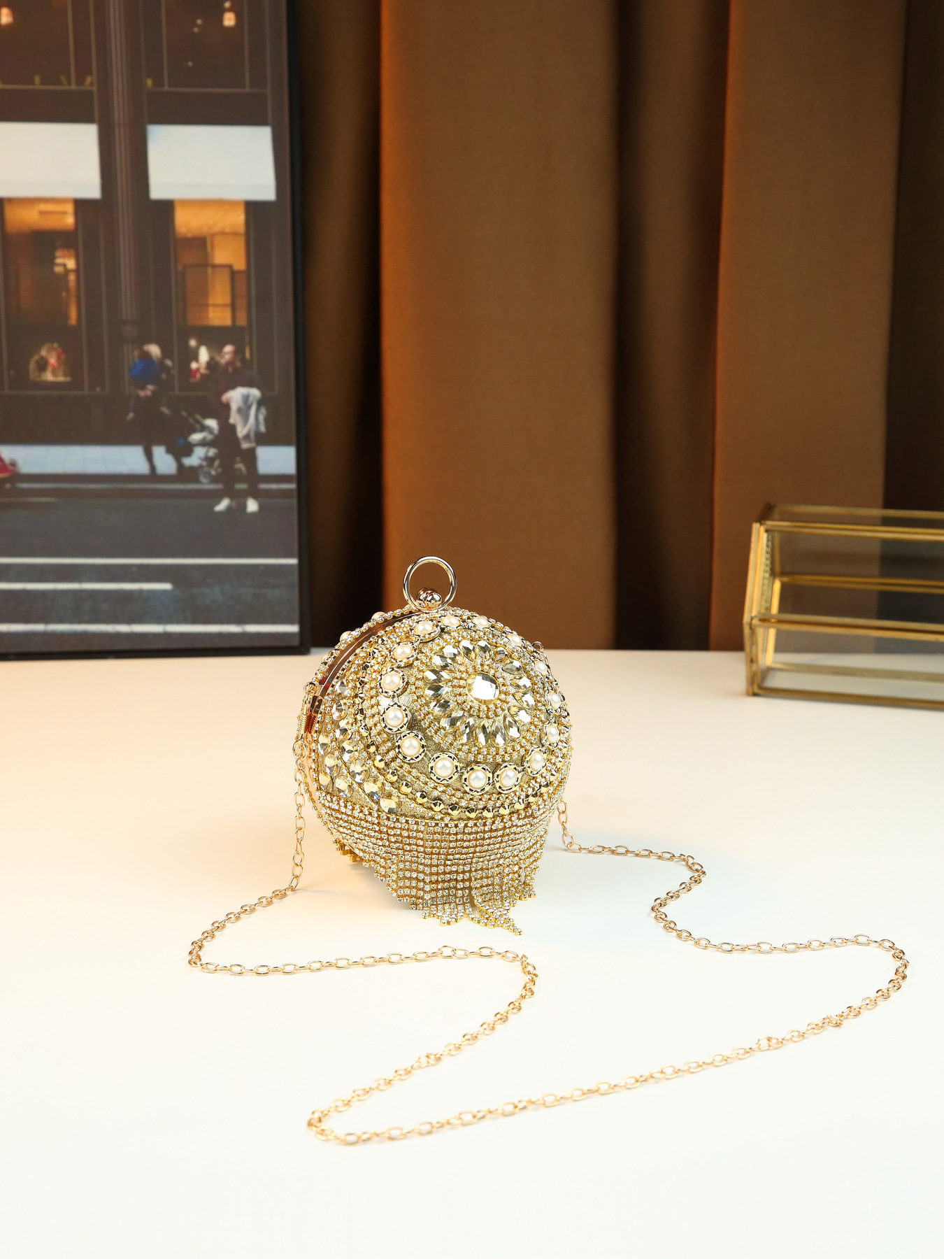 Damväska axelväska med pärlor strass och kedjerem_voghion.com