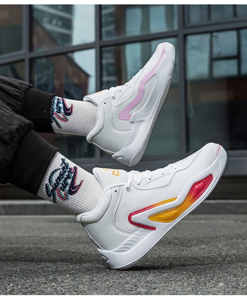 Basketball Shoe Image 3