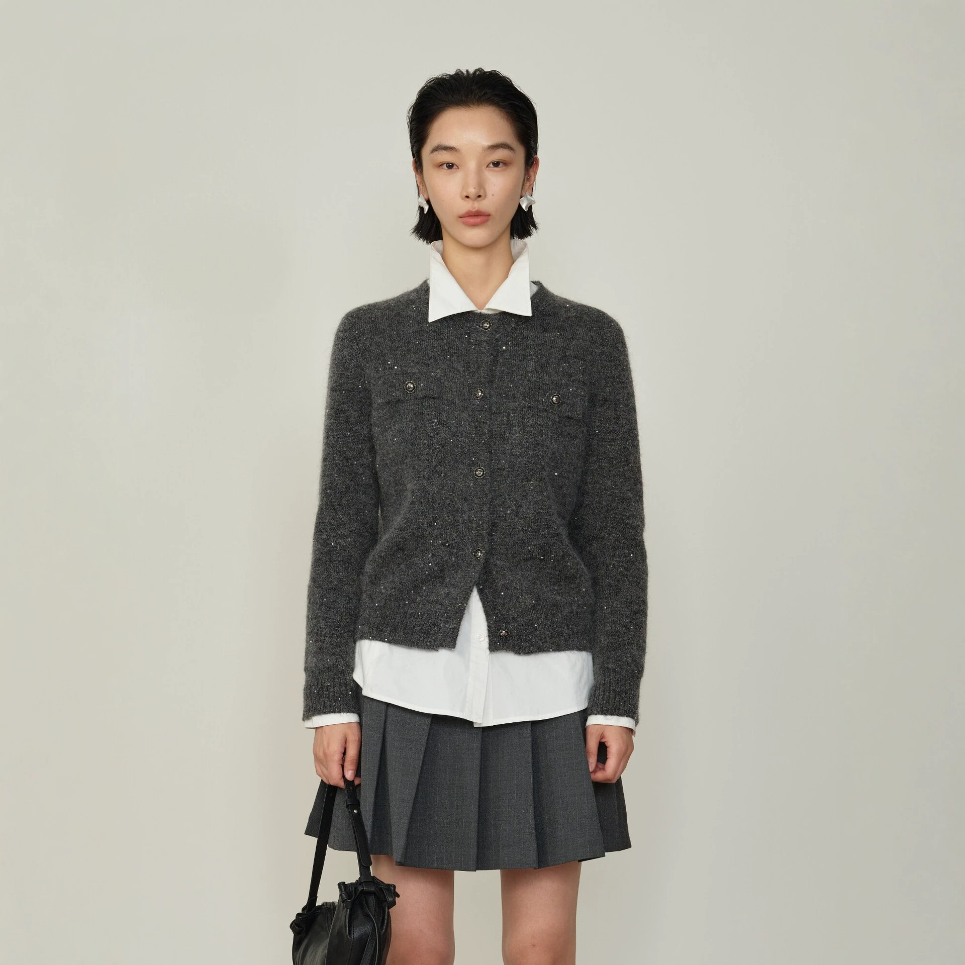 [Winter Fashion Refresh] Women's Cardigan Sweater, Size 26, New Winter Style, Round Neck, Sequined, Relaxed Knit Long-Sleeved Top