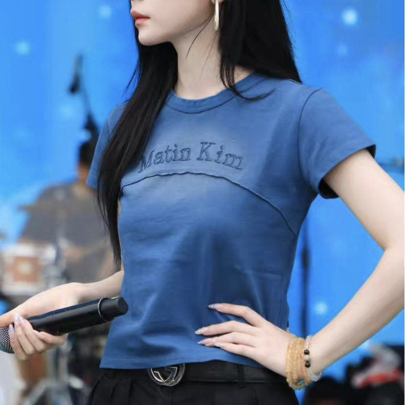 The Correct Version of the Korean Dongdaemun Yizhuo Style Retro Gradient Letter Print Slim-Fit Short-Sleeve T-Shirt The Correct Version of the Korean Dongdaemun Yizhuo Style Retro Gradient Letter Print Slim-Fit Short-Sleeve T-Shirt