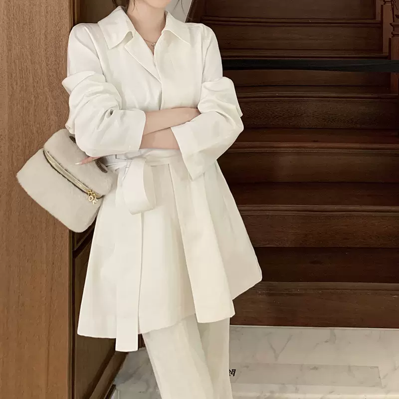 CHICY「极简」老钱简约白色腰带气质柔软薄款风衣外套女2025秋冬