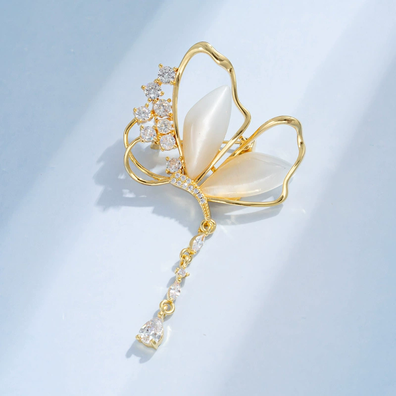 Copper three dimensional zirconium with tassels, брошь бабочка, запонка для вечернего платья, аксессуары