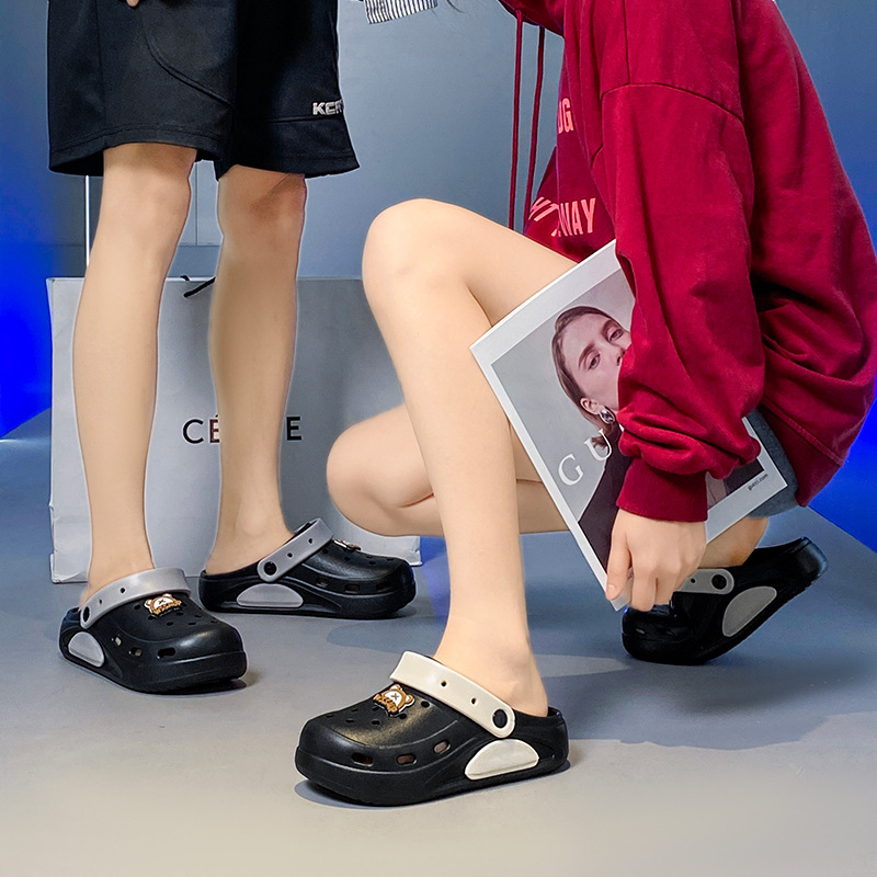 Zapatillas de mierda para hombres de verano, sandalias deportivas de playa de playa para jóvenes conductores al aire libre de dos usos.