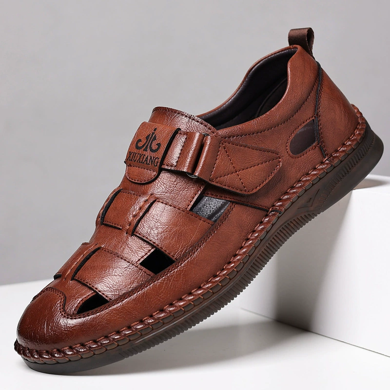 Мужские летние дышащие кожаные сабо 2025, повседневные сандалии для вождения, цельные