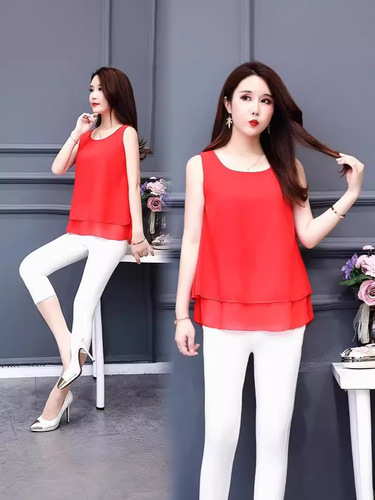 Round collar with loose suspenders and small vest. Spring and summer large size women's chiffon shirt. Sleeveless top. Underlining shirt. Wear outside.