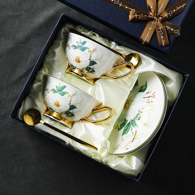 Strict selection of bone china European coffee cup cup saucer suit bone china ceramic English cup afternoon tea tea set gift box high color